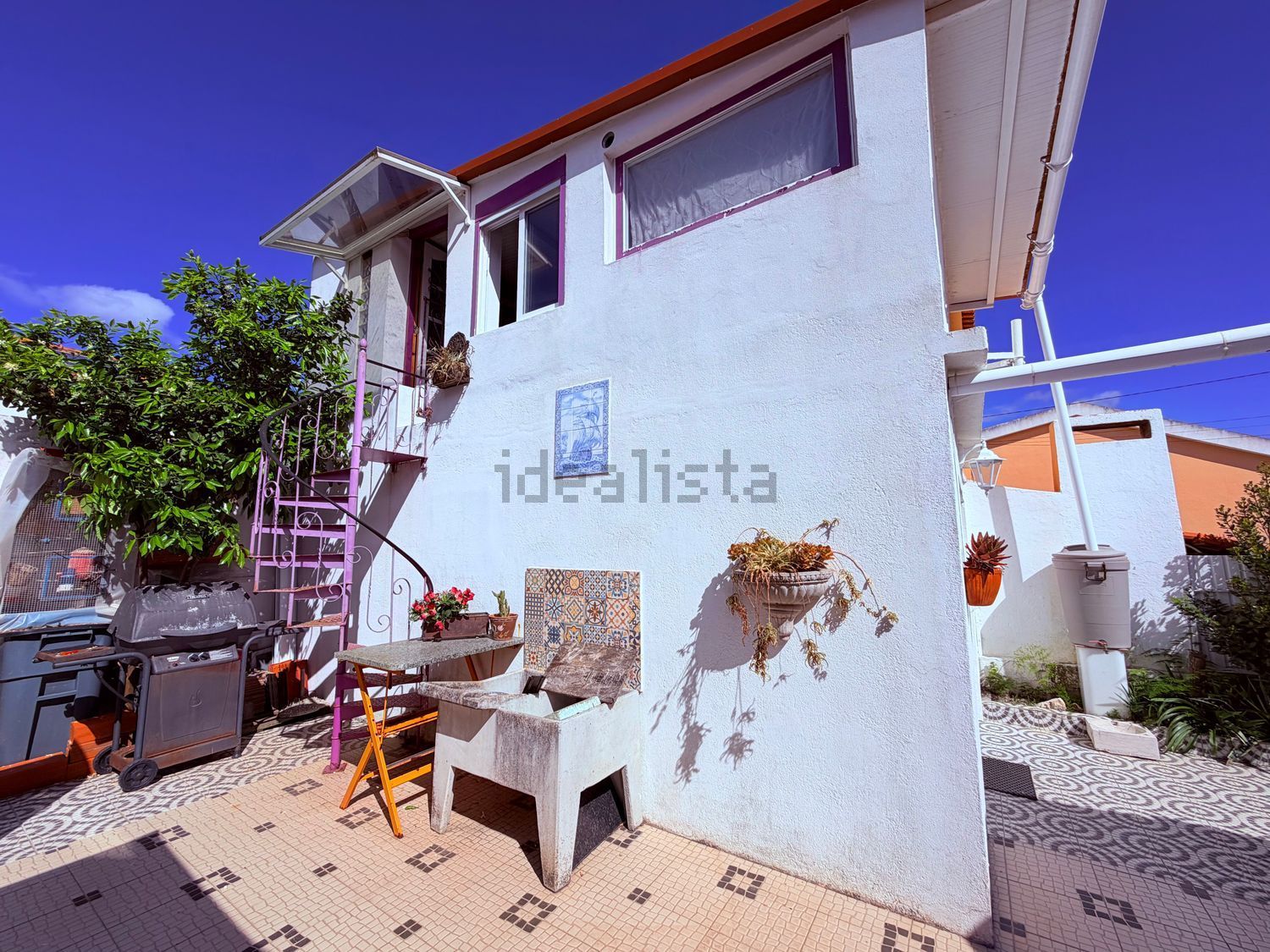 小楼房或独栋别墅出售在Rua Cidade de Leiria, 10 - 外立面