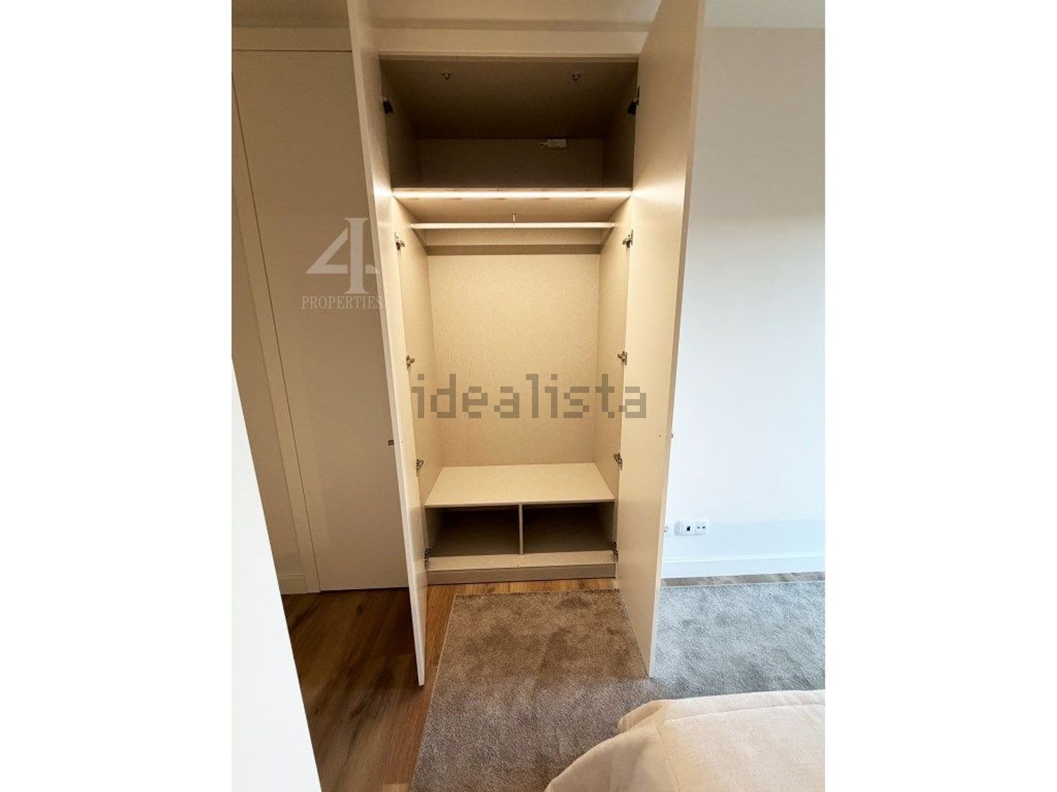 公寓 t1出售在Rua Pablo Neruda, 4 - 试衣间