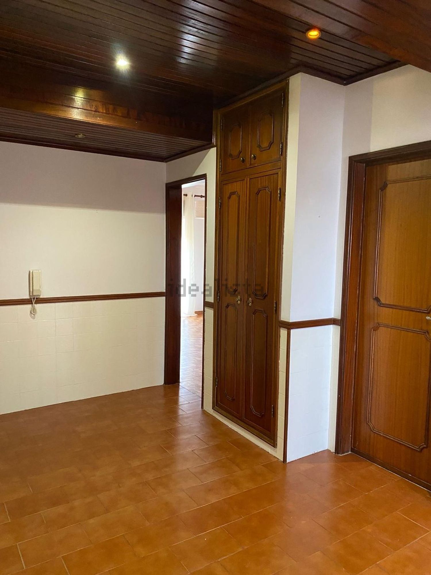 出租公寓 t2在Avenida Fernando Namora, 72 - 前厅