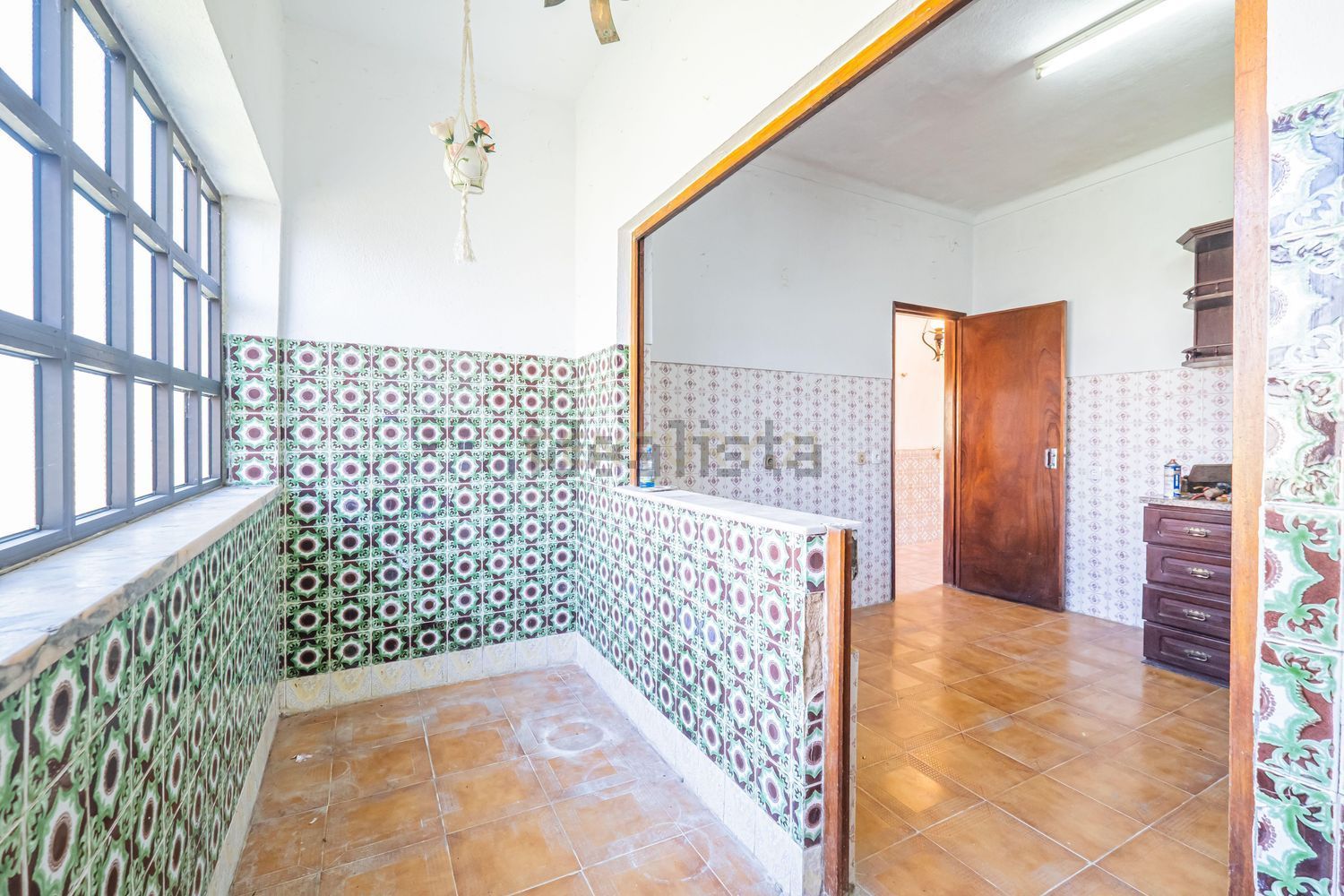 小楼房或独栋别墅出售在Rua General Humberto Delgado, 6 - 详情