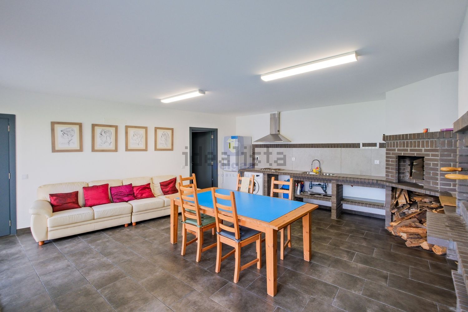 小楼房或别墅出售在Lousa - 客厅