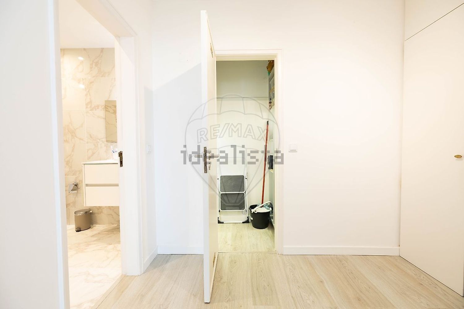 出租公寓 t2在Praceta João de Deus - 过道