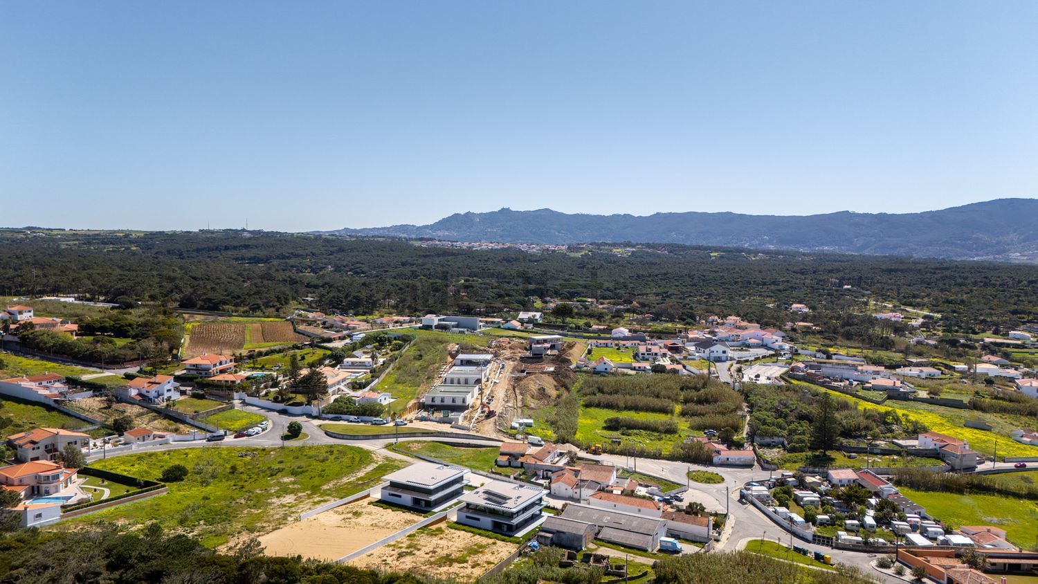 小楼房或独栋别墅出售在Rua Maria Inês Massano - 视线