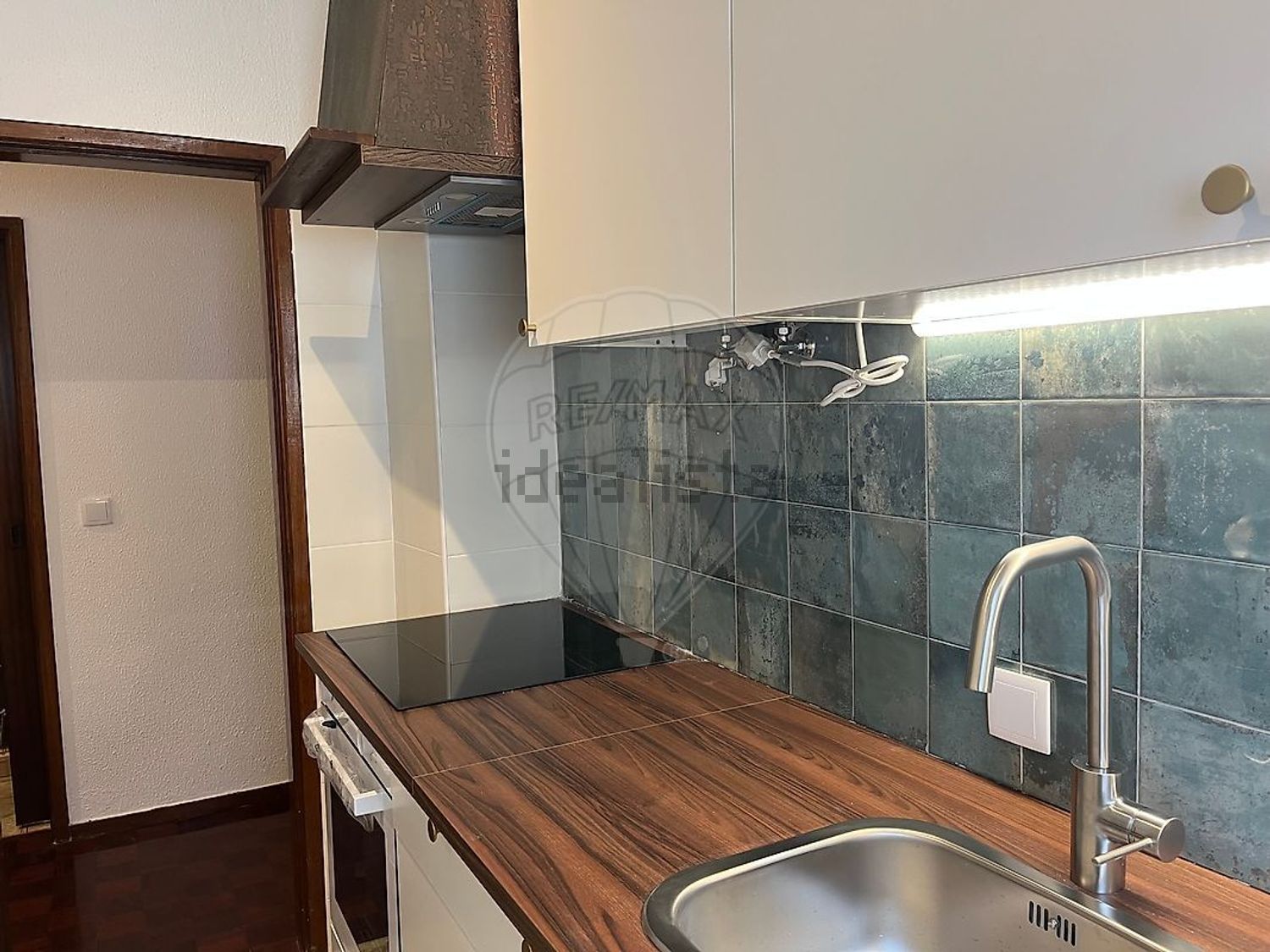 出租公寓 t1在Avenida Professor Doutor Reinaldo dos Santos - 厨房