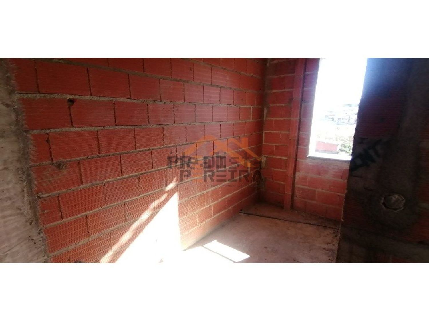 小楼房或独栋别墅出售在Pontinha e Famões - 详情