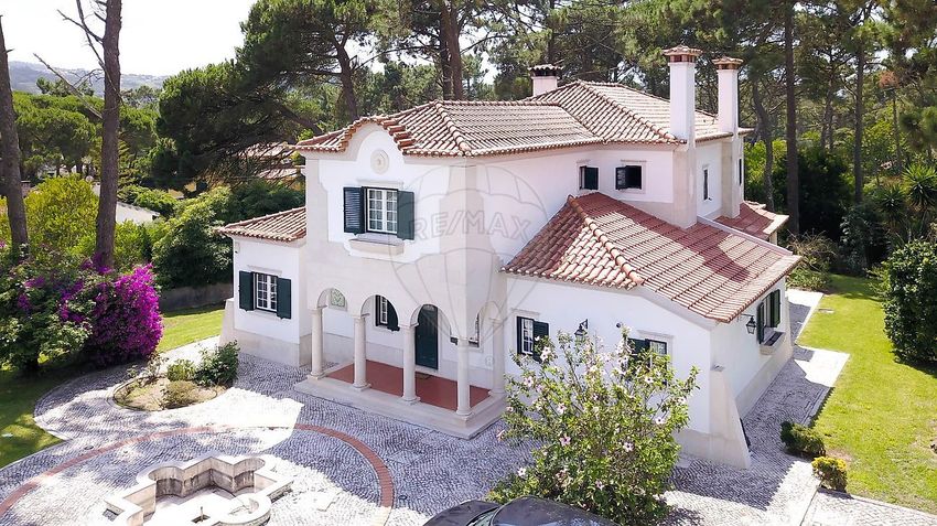 小楼房或独栋别墅出售在Rua da Mofina