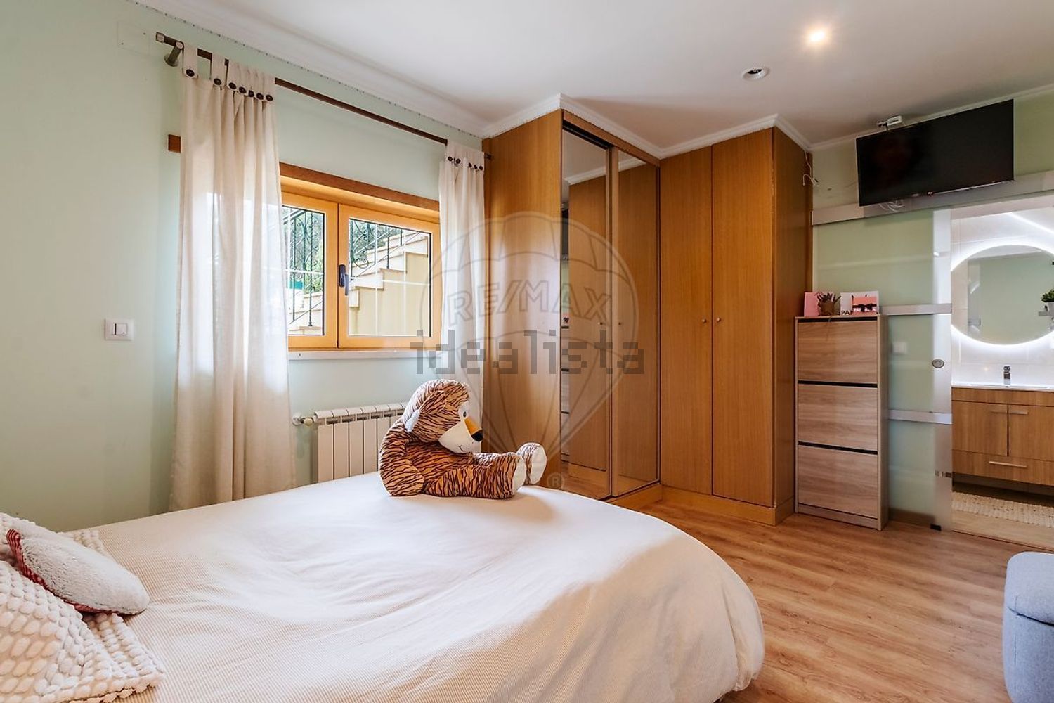 小楼房或独栋别墅出售在Estrada de Paços - 卧室