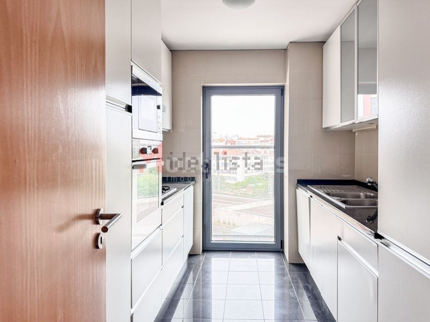 出租公寓 t1在Avenida Dom João II - 厨房