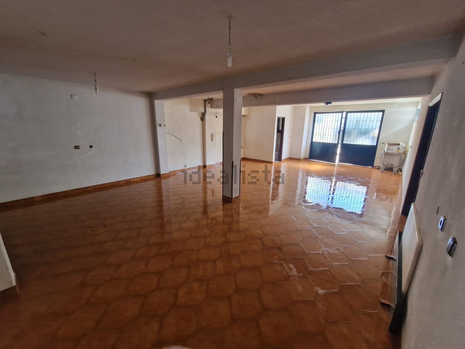 双拼别墅出售在Rua Fernando Namora, 6 - 停车位