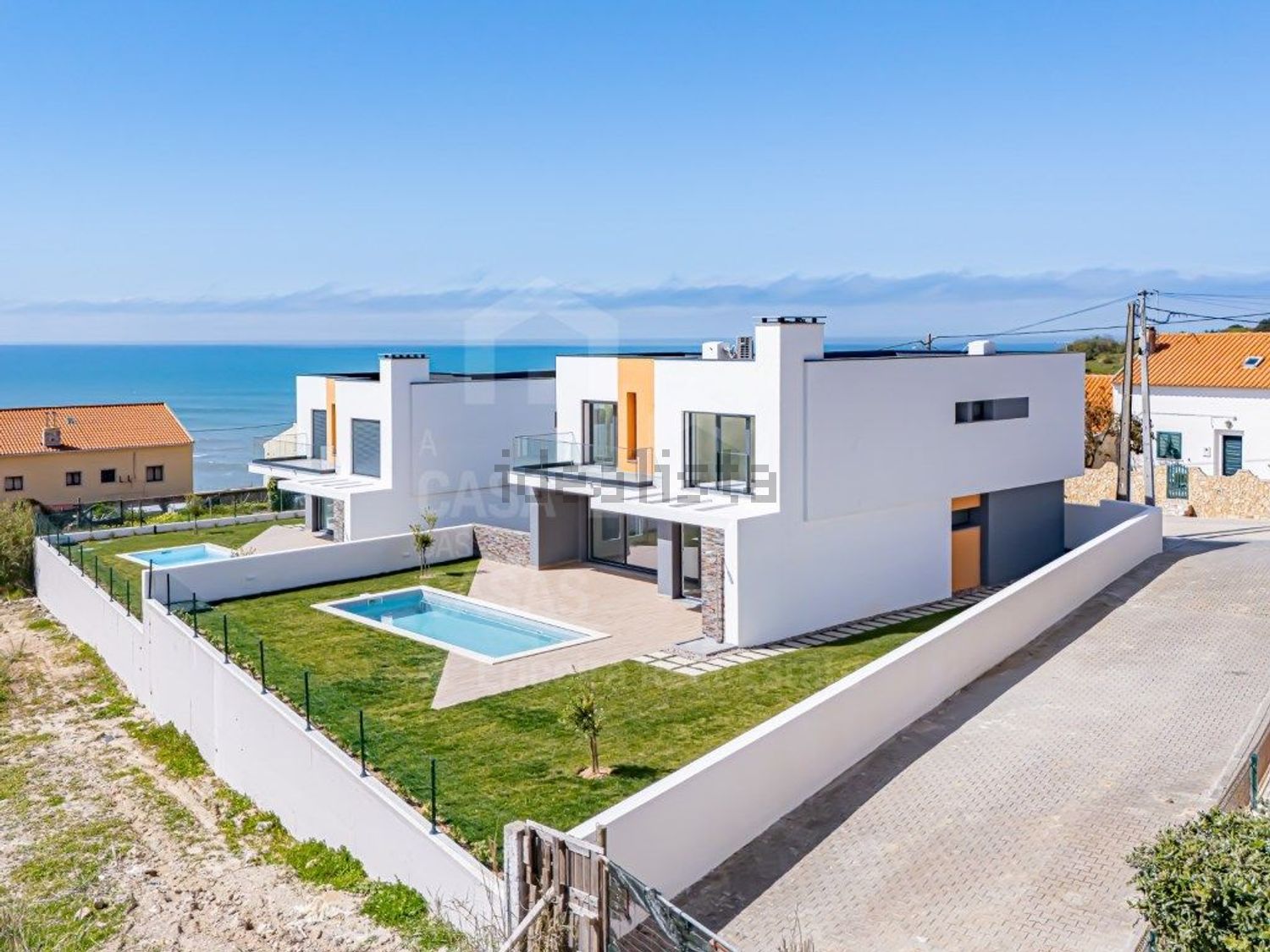 小楼房或独栋别墅出售在São Pedro da Cadeira - 游泳池