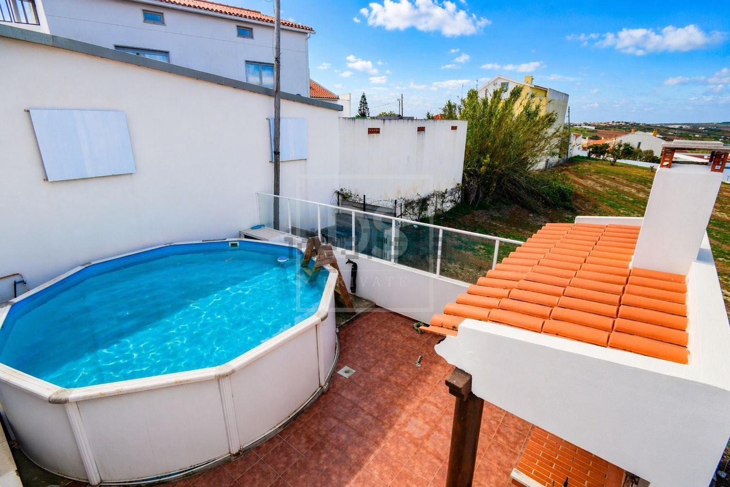 小楼房或独栋别墅出售在Praça Dom Lourenço Vicente, 18 - 游泳池