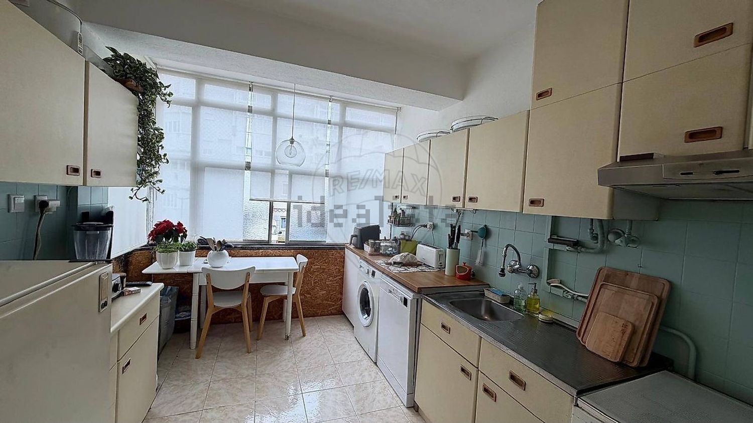 公寓 t3出售在Avenida Brito Pais - 厨房