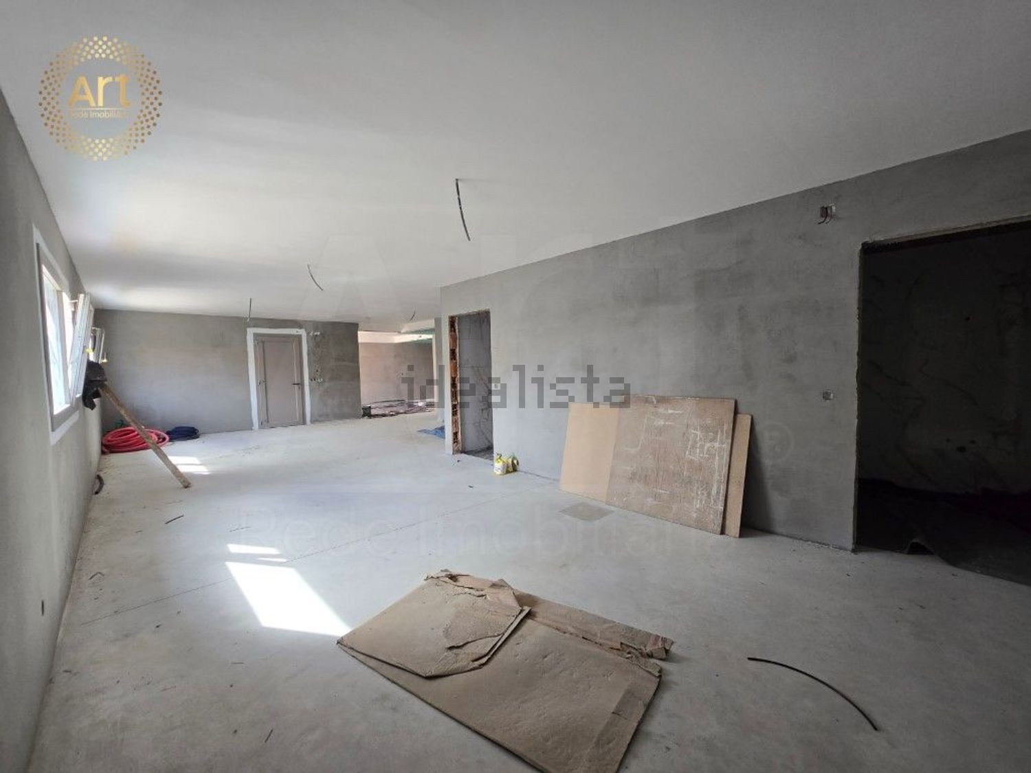 小楼房或独栋别墅出售在Avenida Principal - 停车位