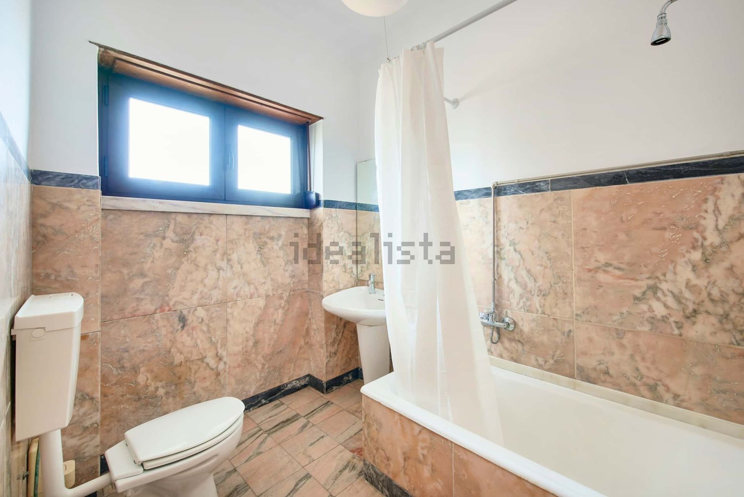 出租房间在Rua Diogo do Couto, 1 - 卫生间