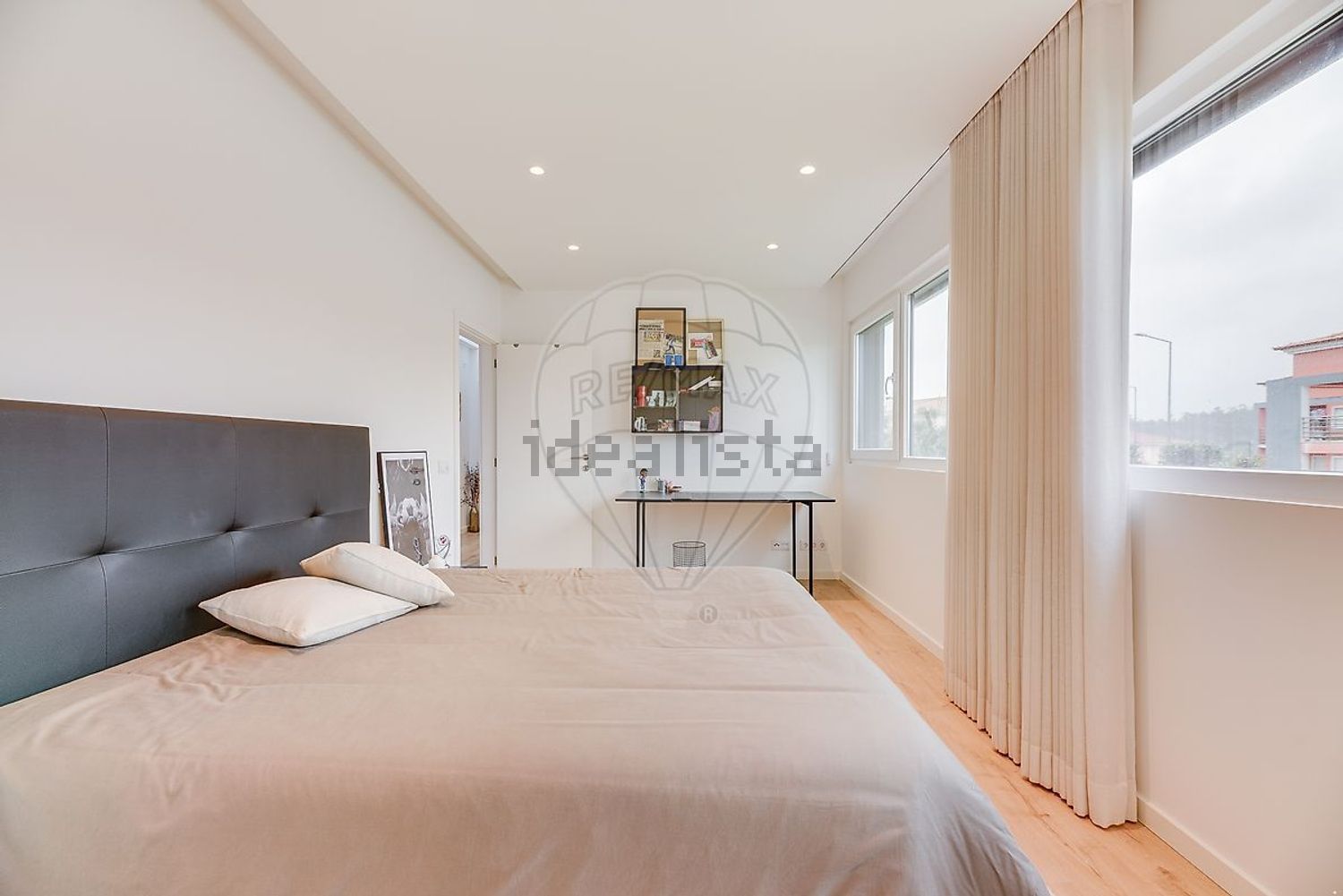 小楼房或独栋别墅出售在Rua Mato Moreira - 卧室