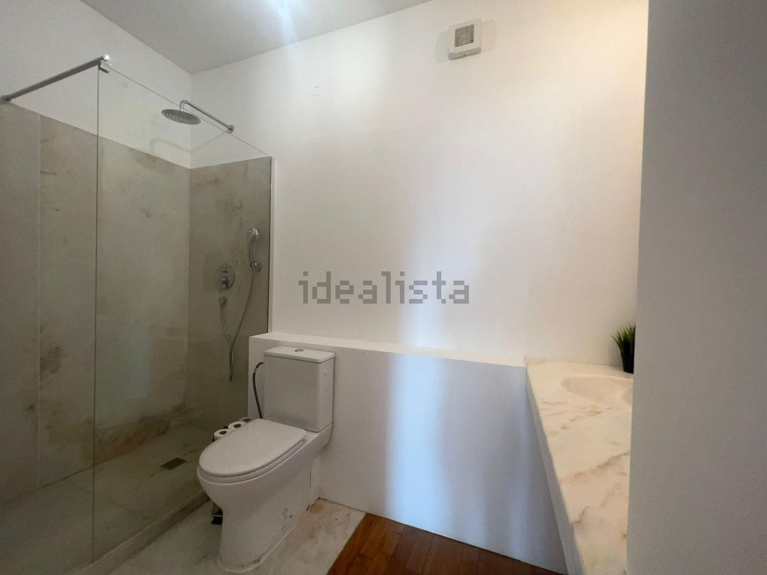 出租公寓 t2在Avenida Conselheiro Barjona de Freitas, 9 - 卫生间