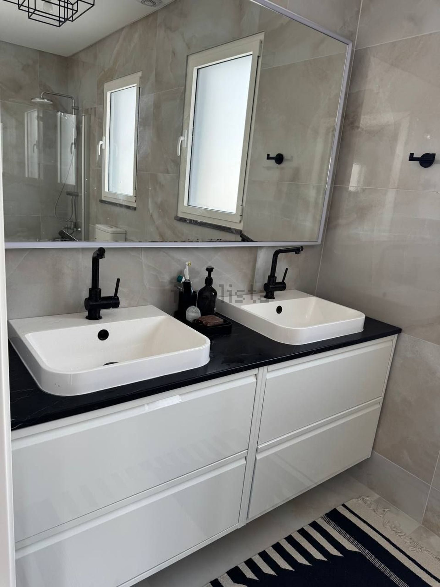 小楼房或独栋别墅出售在Avenida Movimento das Forças Armadas, 8 - 卫生间