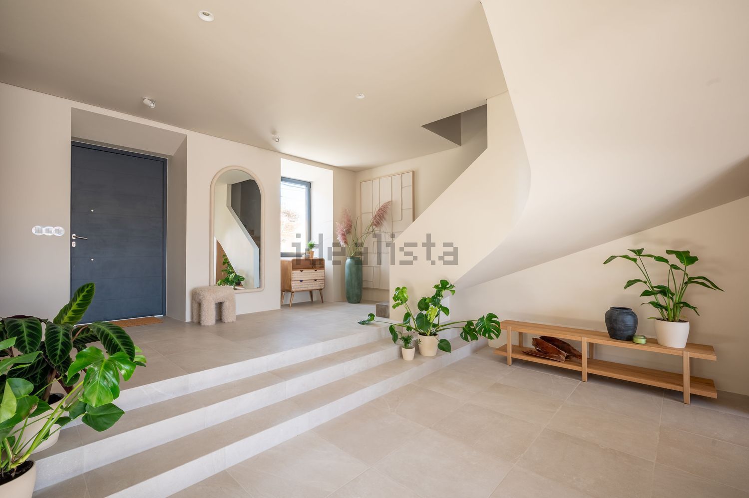 小楼房或独栋别墅出售在Avenida António Garcia de Castro - 前厅