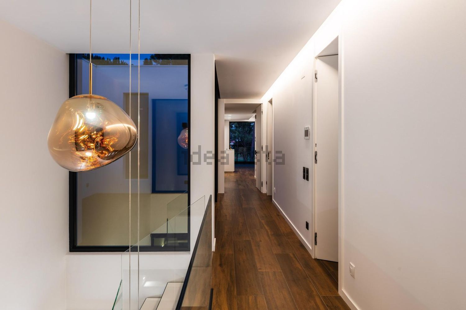 小楼房或独栋别墅出售在Rua das Mimosas - 过道