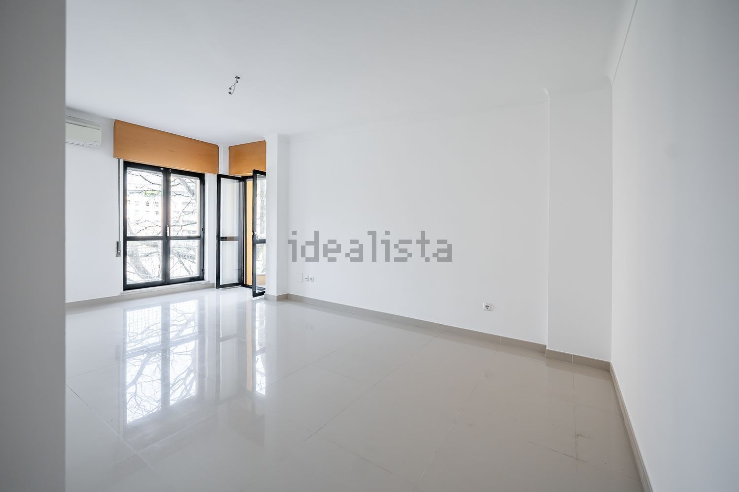 出租公寓 t2在Avenida Doutor Alfredo Bensaúde - 餐厅