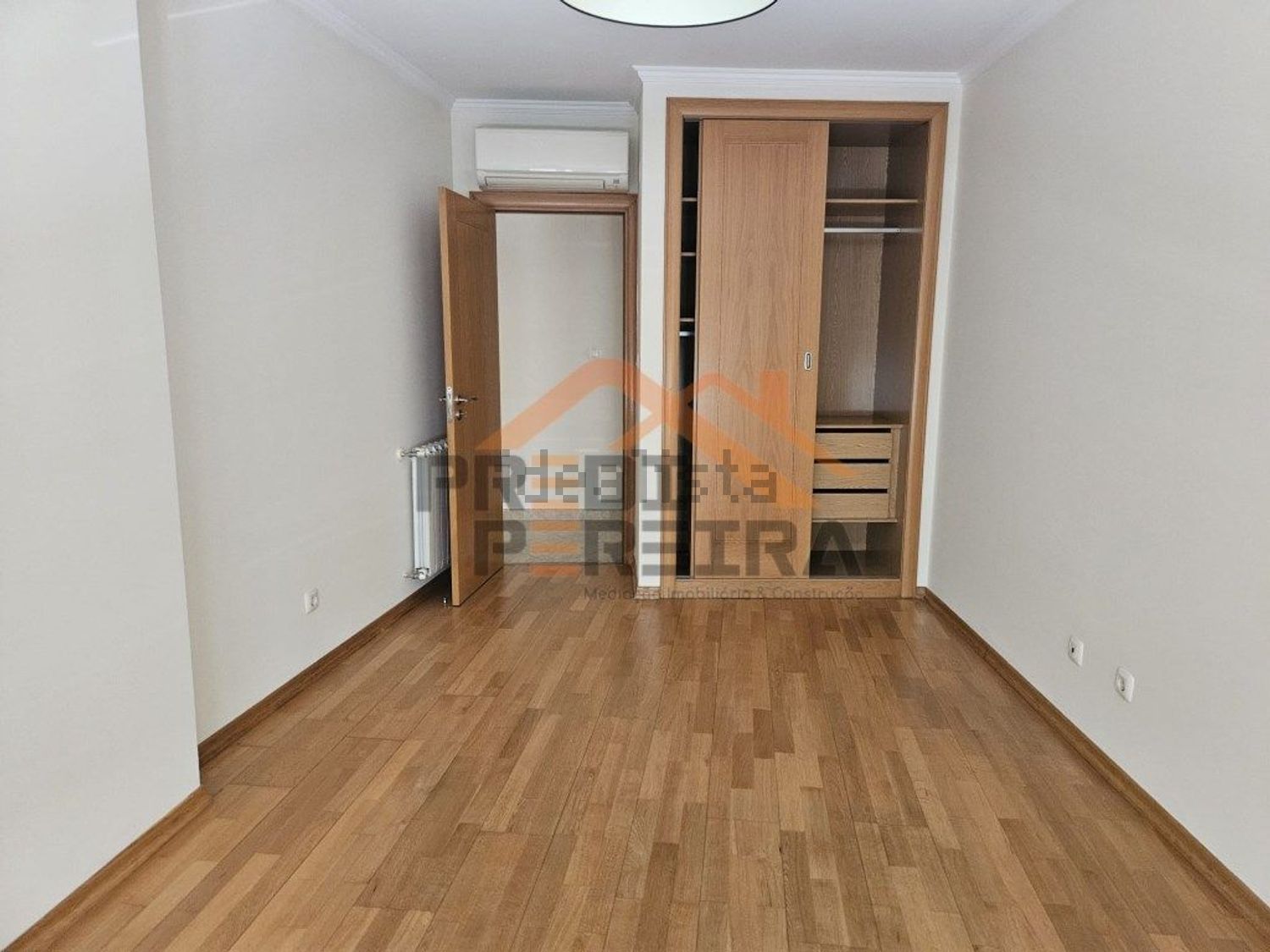 出租公寓 t3在Rua Diogo Guilherme da Silva Alves Furtado, 8 - 过道