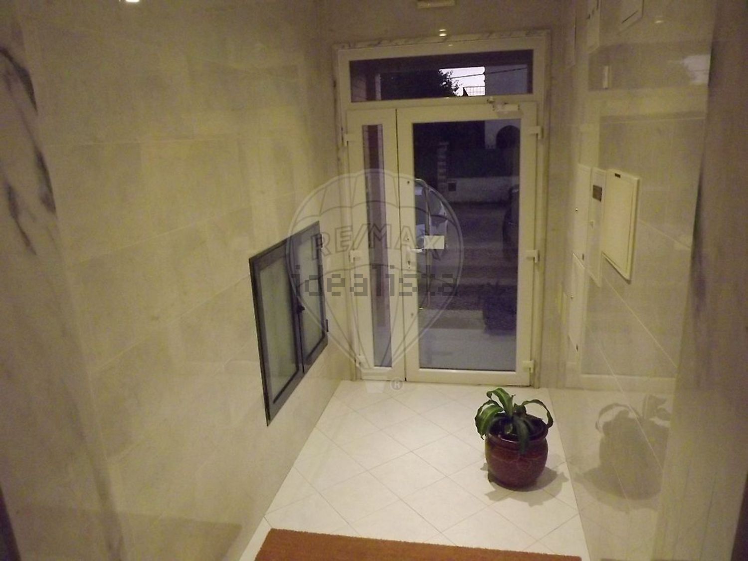 公寓 t3出售在Rua Fernão de Magalhães - 过道