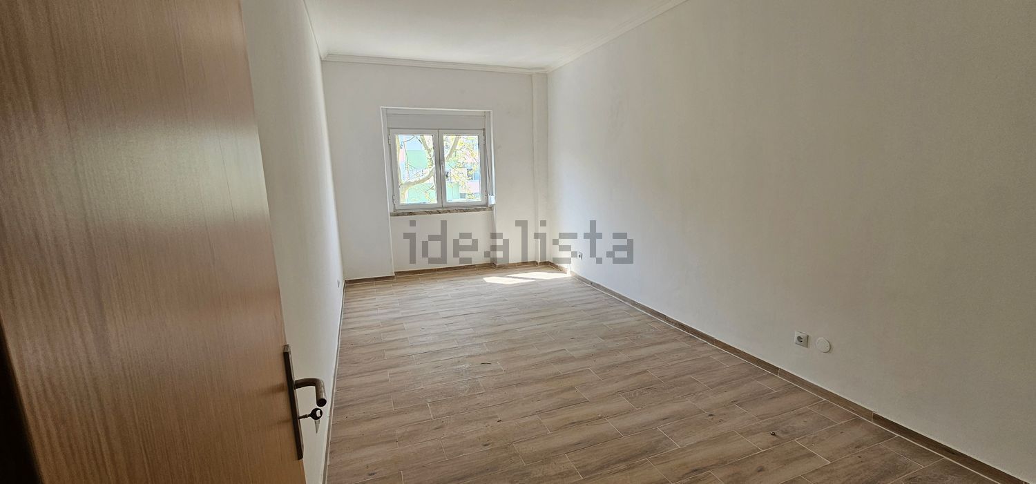 出租顶层公寓在Rua General Justiniano Padrel, 14 - 居住