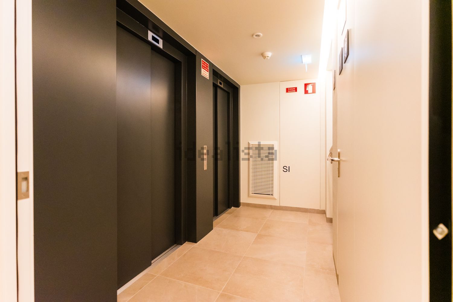 出租公寓 t1在Rua Mário Botas - 详情