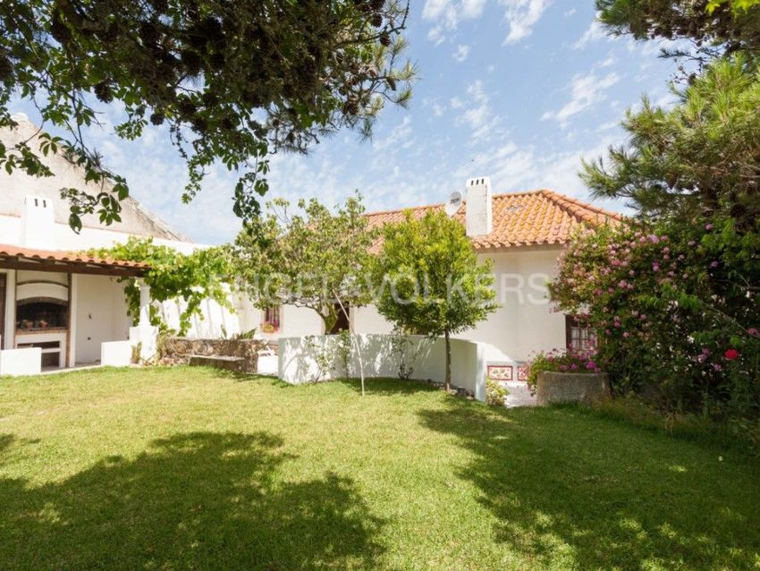 小楼房或独栋别墅出售在Dois Portos e Runa