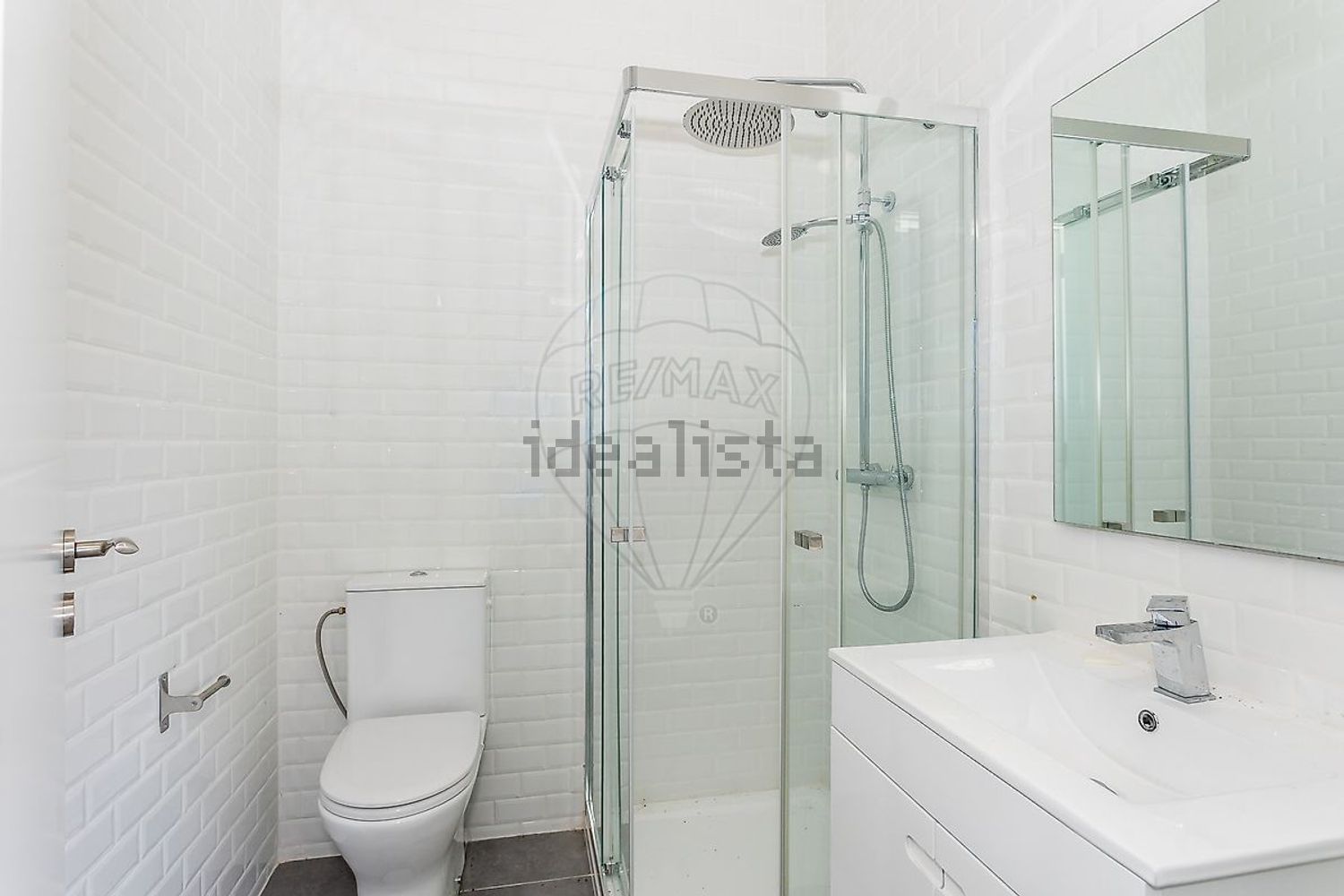 小楼房或独栋别墅出售在Rua Central - 卫生间