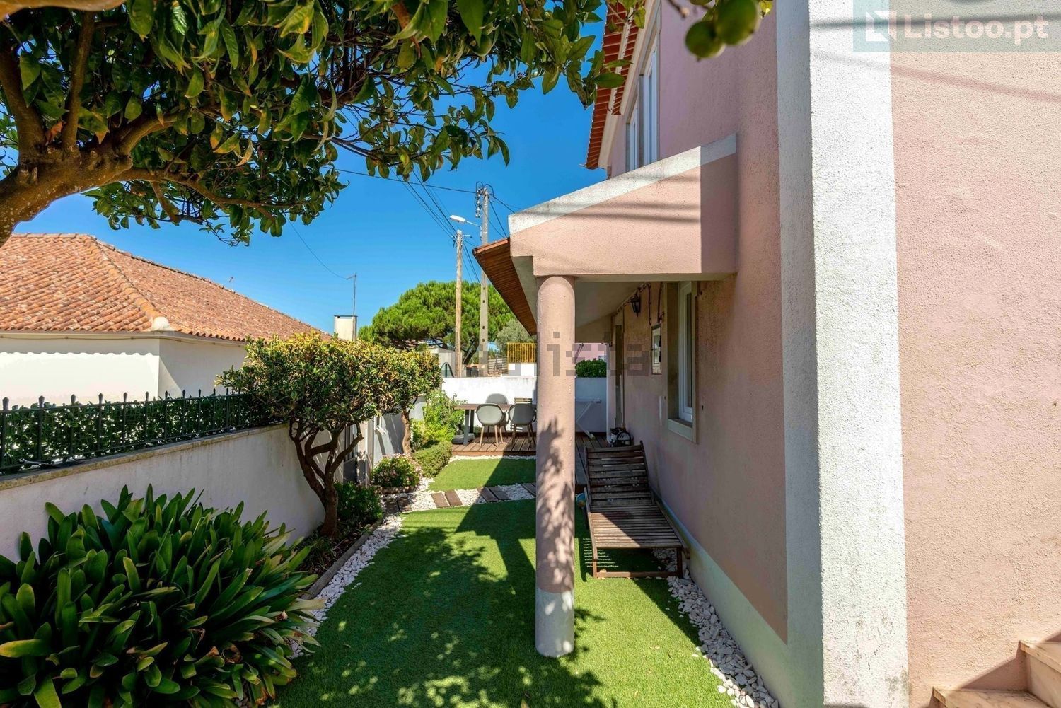 小楼房或别墅出售在Rua Dom António Correia de Sá - 外立面