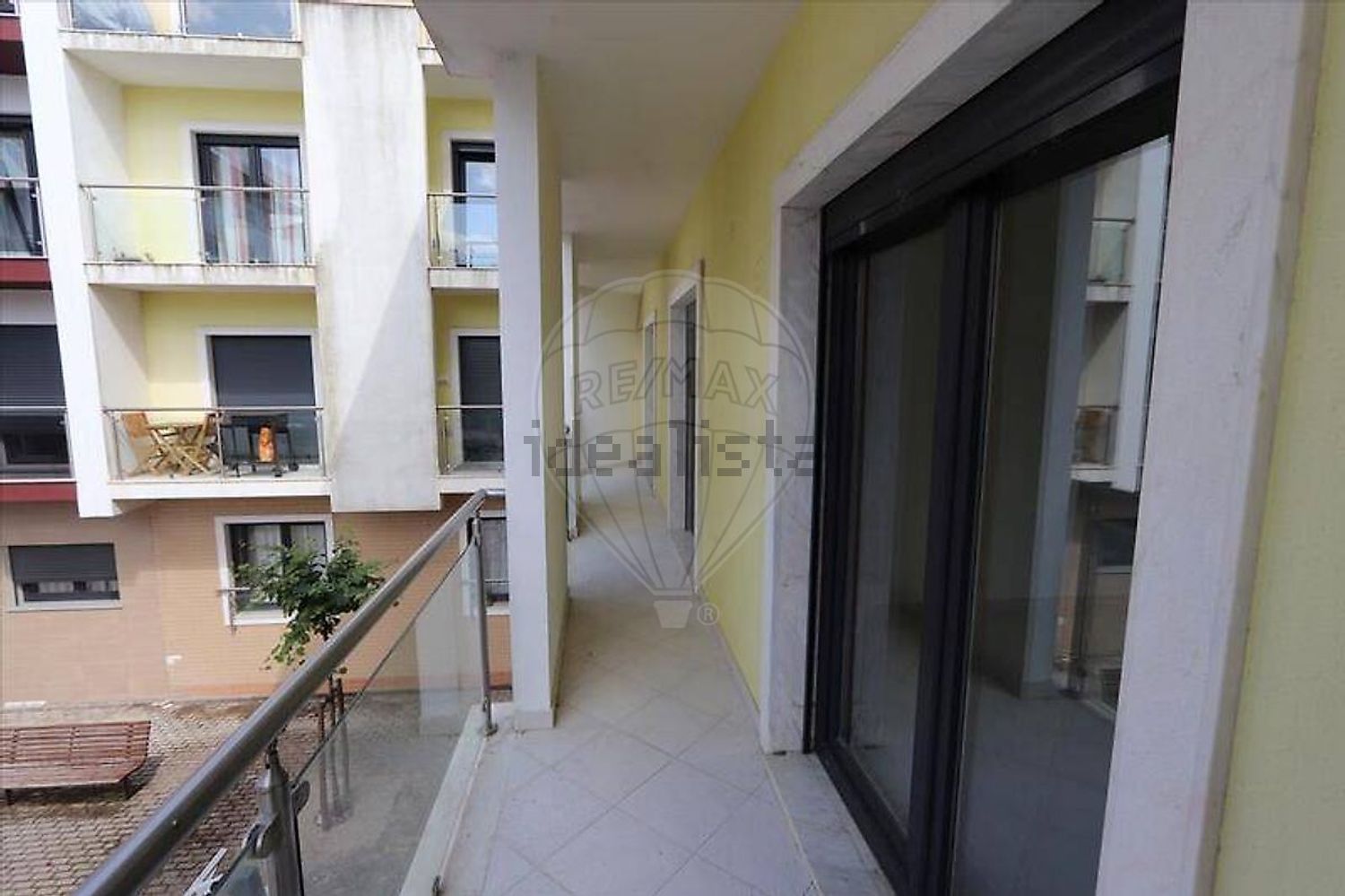 公寓 t3出售在Rua Fernão de Magalhães - 过道