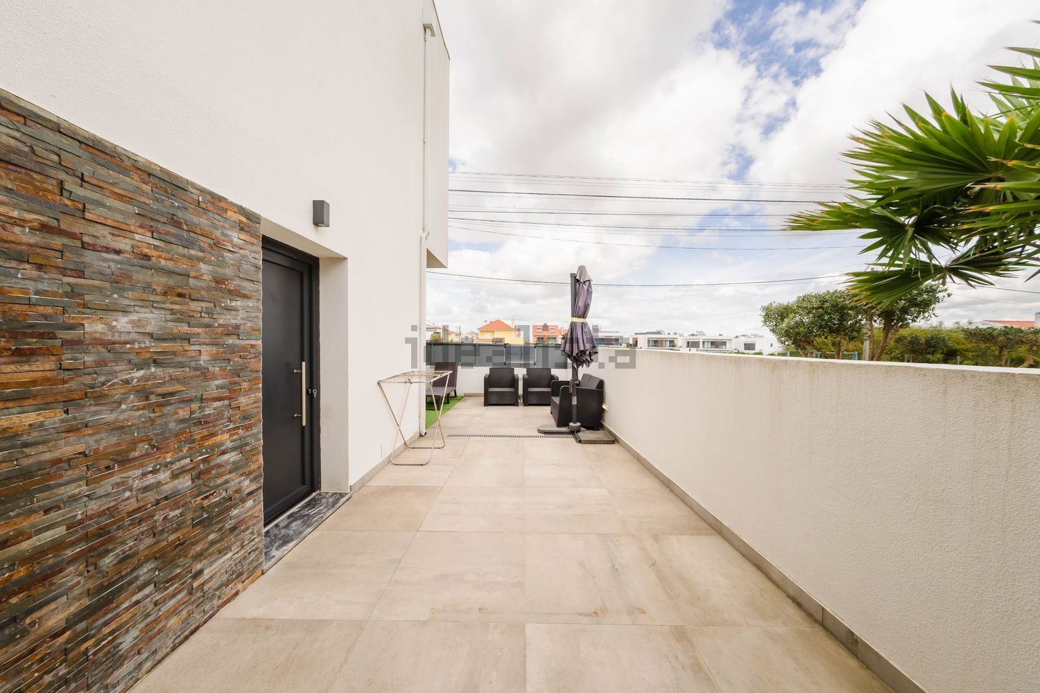 小楼房或独栋别墅出售在Redondos - 阳台