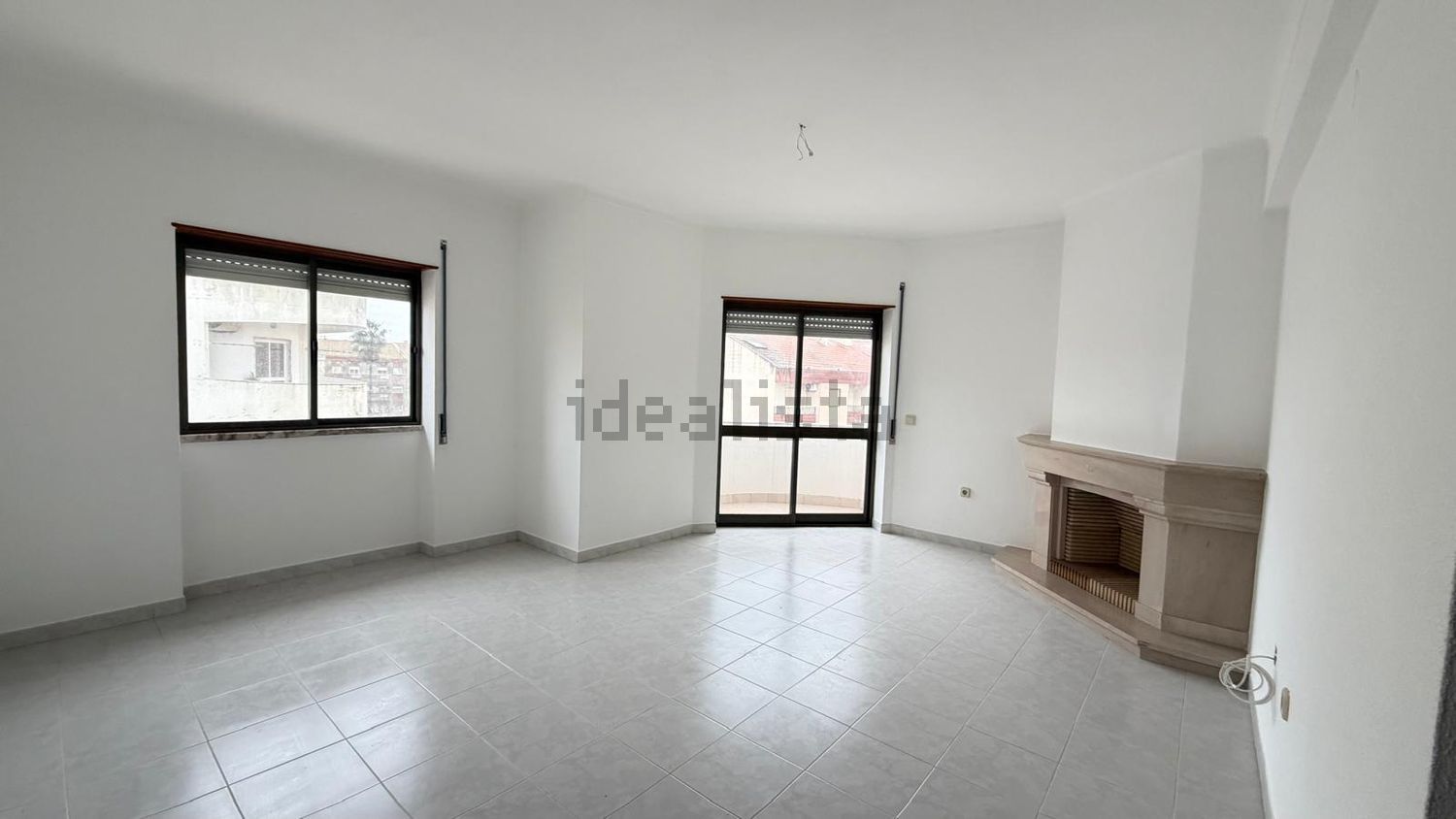 出租公寓 t3在Avenida General Humberto Delgado, 1 Lote - 居住