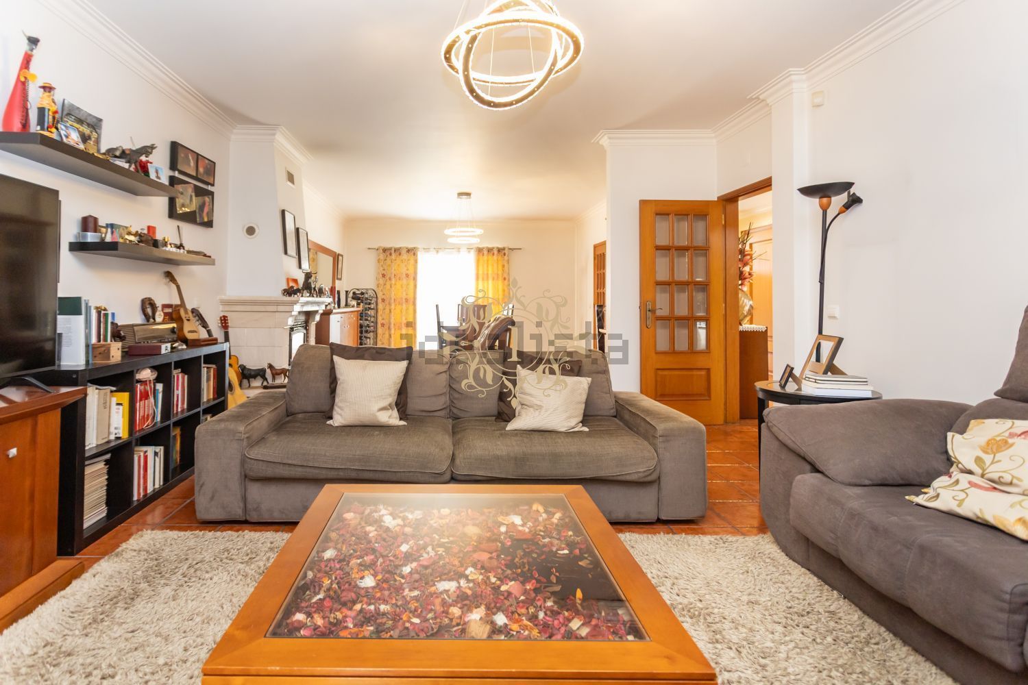 联排别墅出售在Moita - 客厅