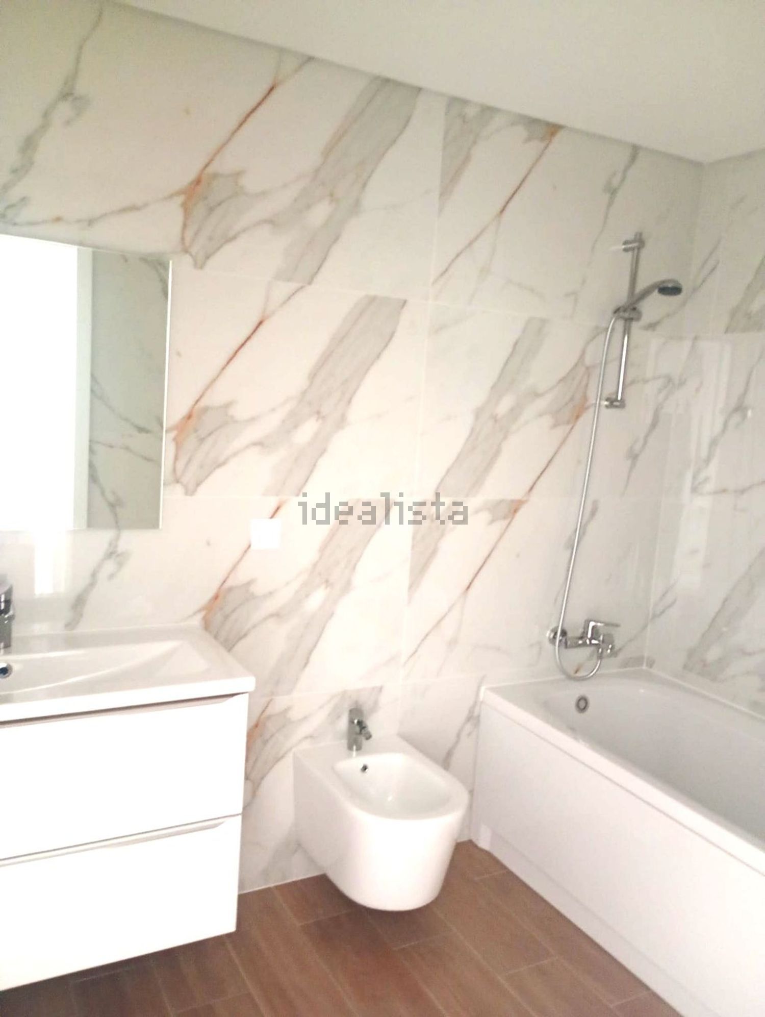 出租公寓 t2在Avenida Augusto Pereira Machado, 5 - 卫生间