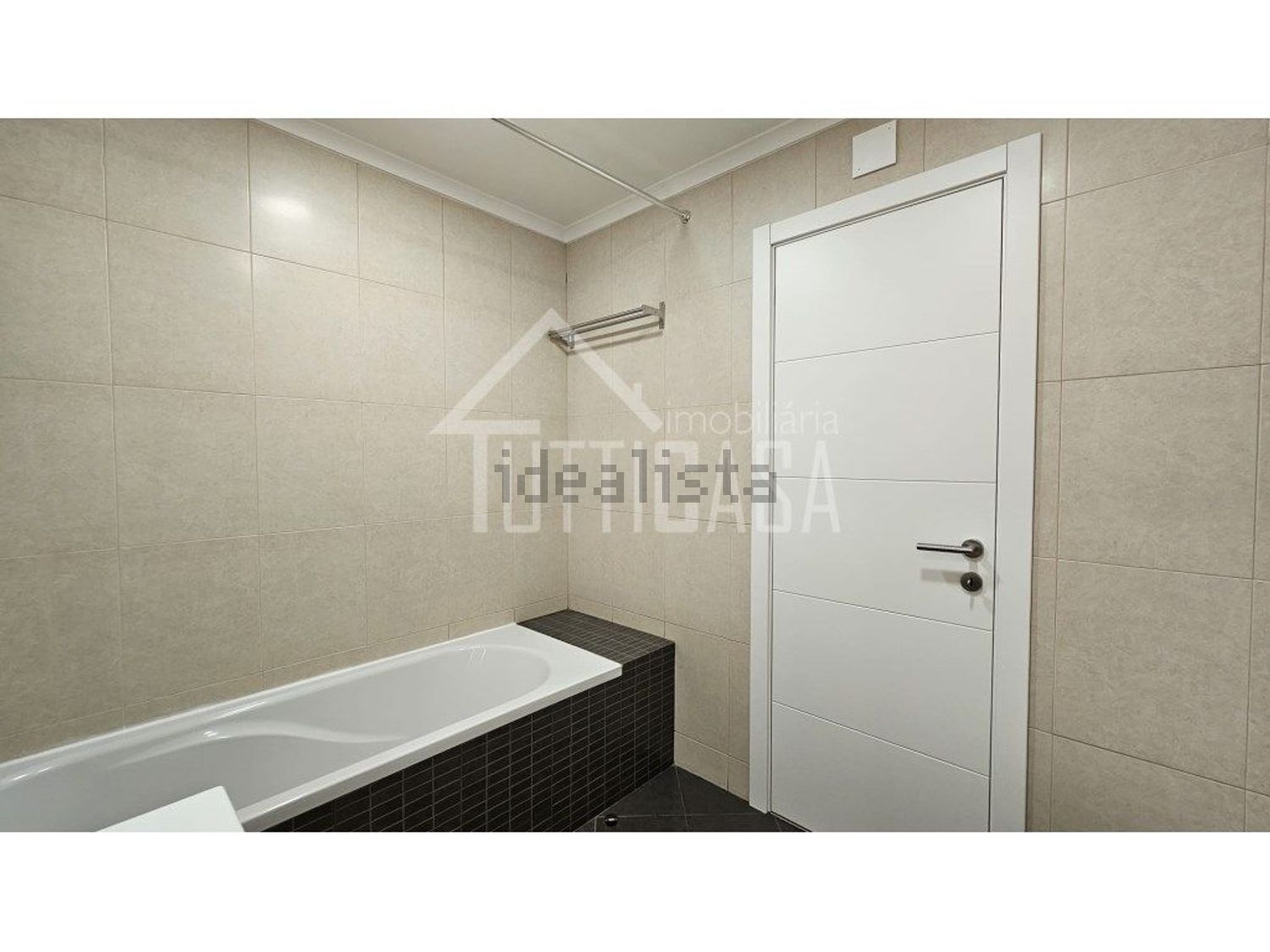 公寓 t3出售在Avenida Azedo Gneco G6 - 卫生间