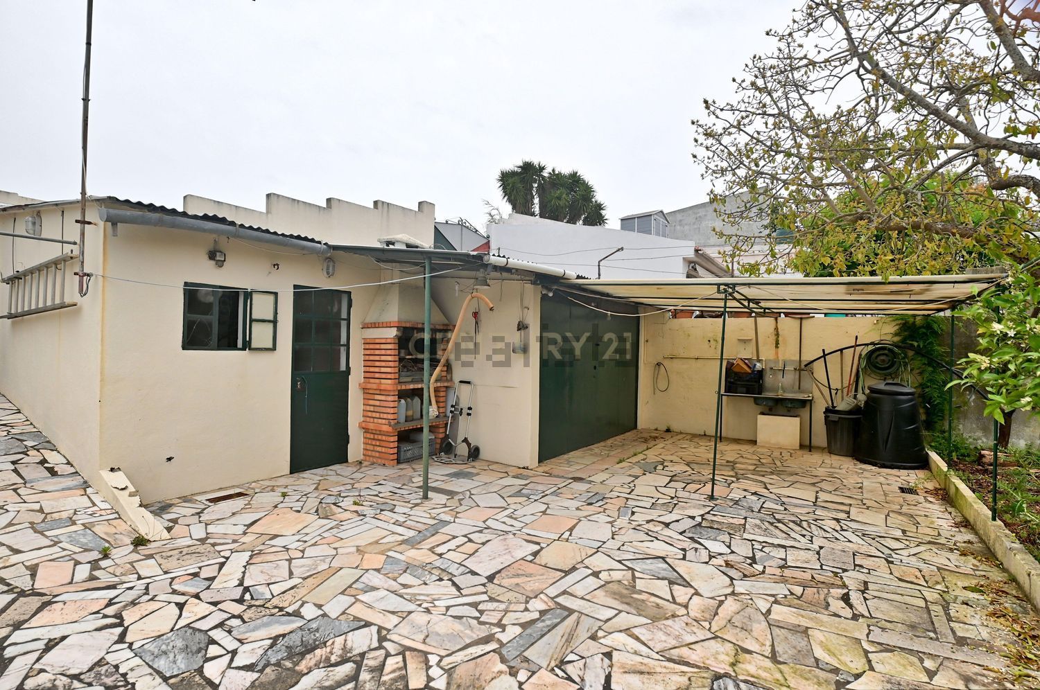 公寓 t3出售在Rua João Iteperano Duarte, 43 - 外立面