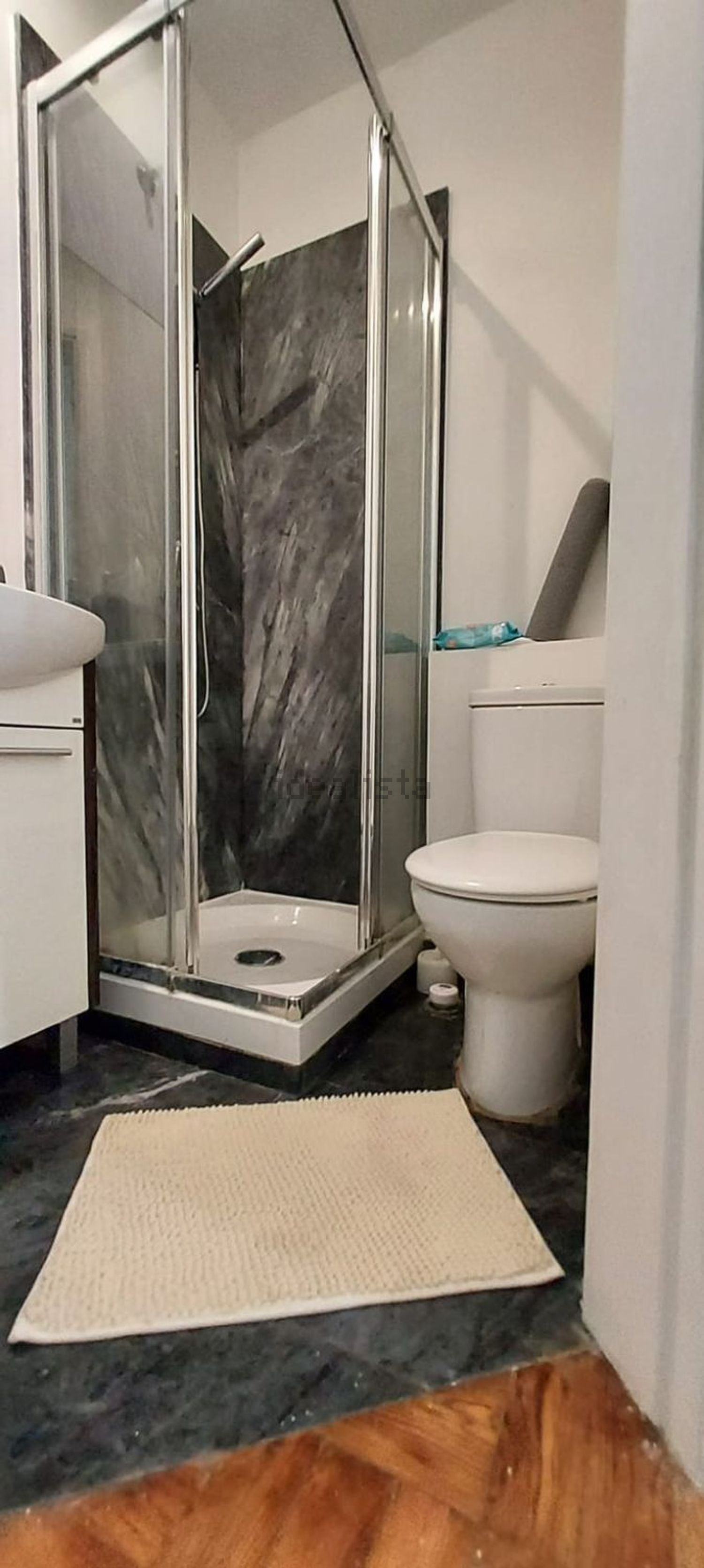 出租房间在Rua Professor José Pinto Correia, 47 - 卫生间