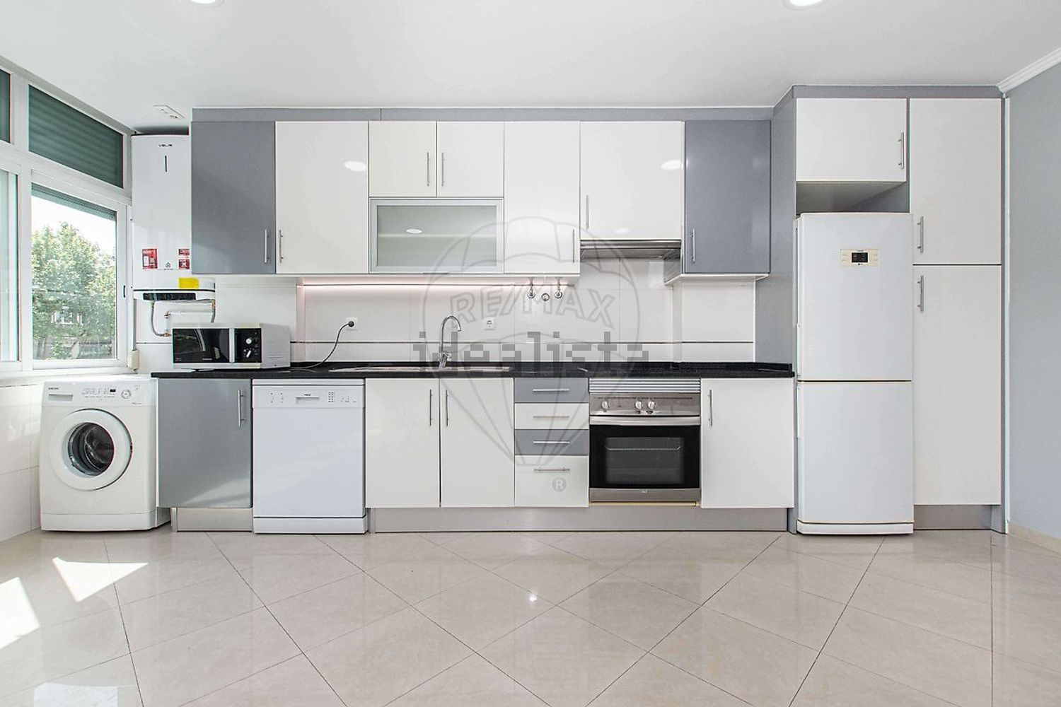 公寓 t2出售在Rua António Apolinário da Silva - 厨房