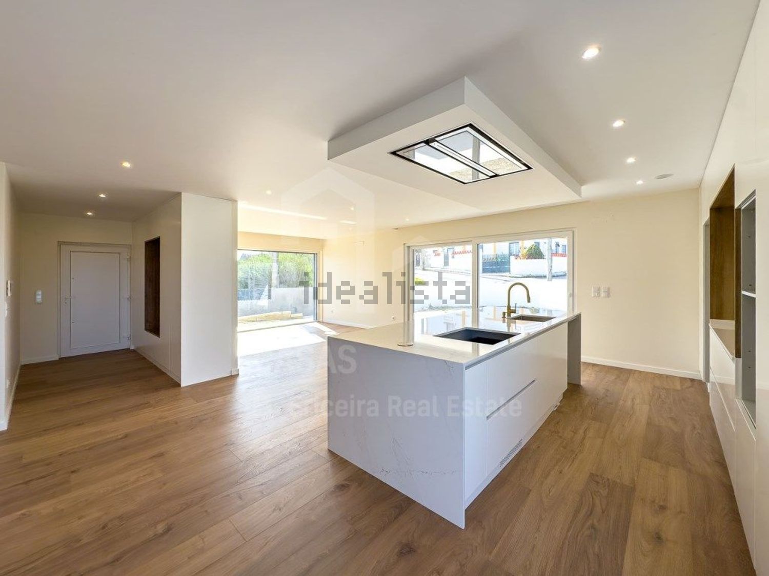 小楼房或独栋别墅出售在Encarnação - 照片