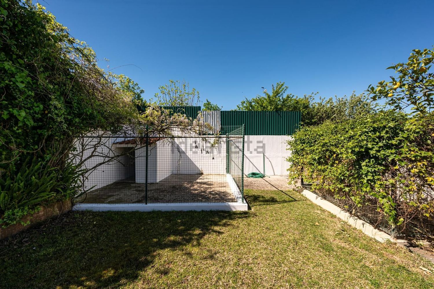 小楼房或独栋别墅出售在Rua das Eiras - 外立面