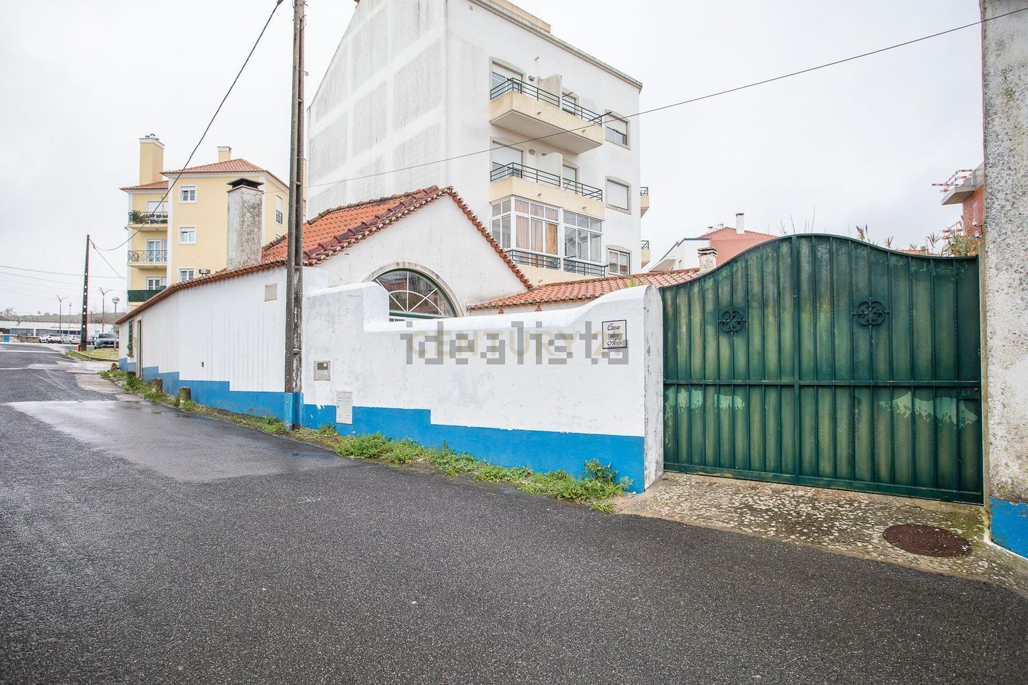 小楼房或独栋别墅出售在Rua Nossa Senhora dos Remédios, 32 - 外立面