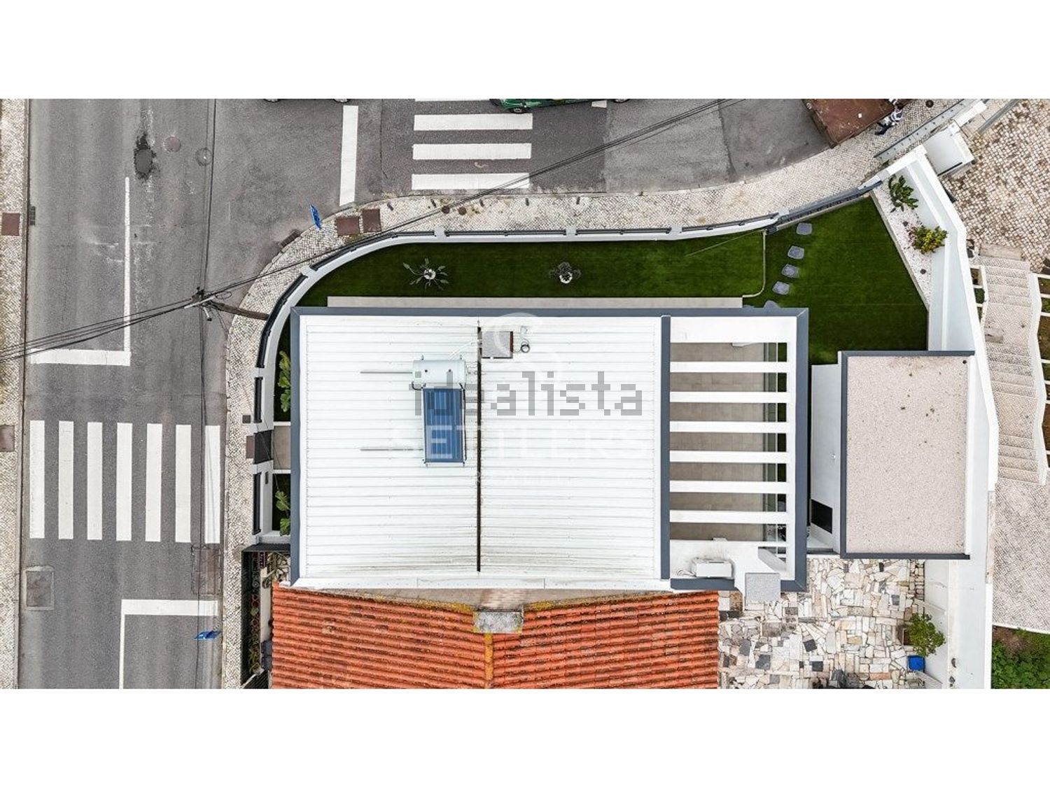 双拼别墅出售在Porto Salvo - 外立面