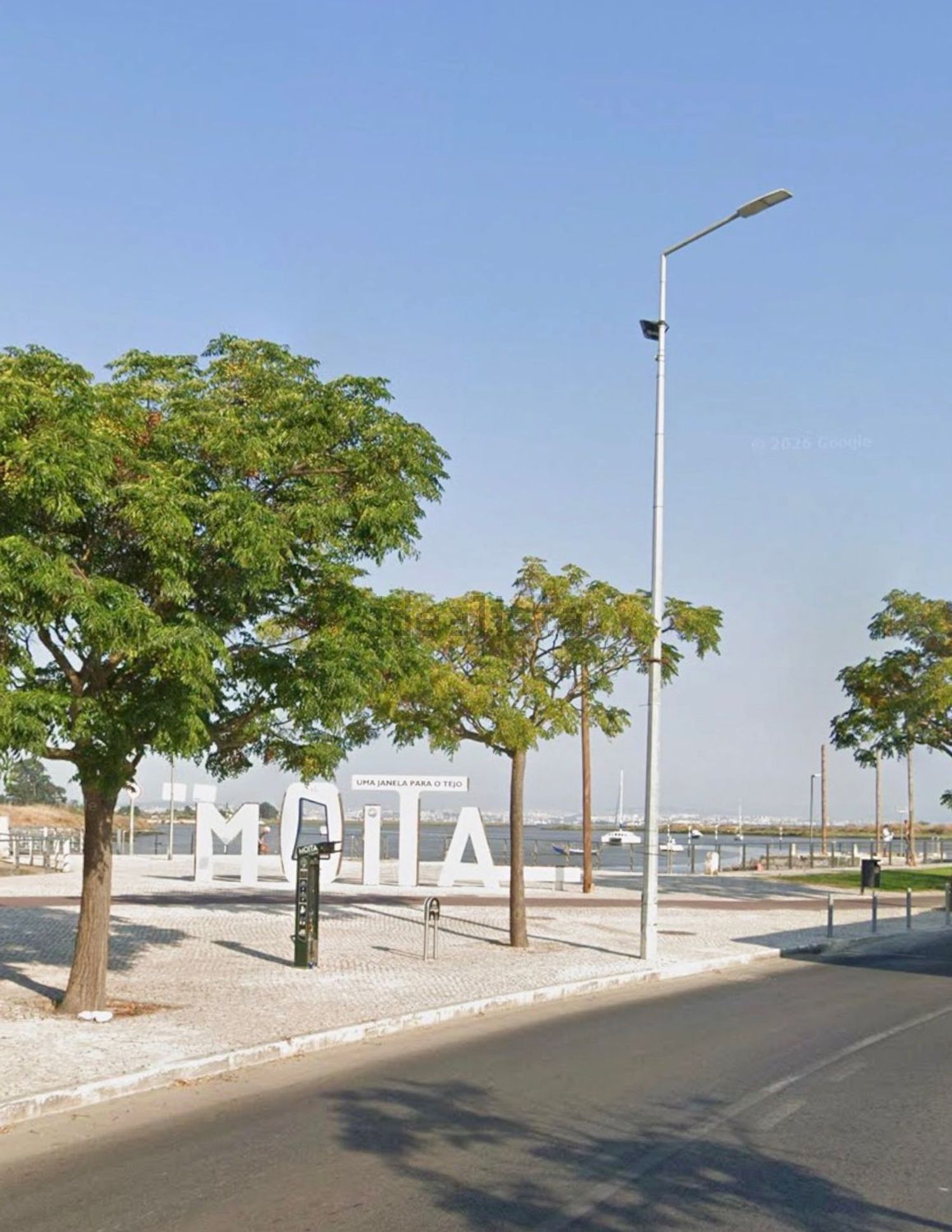 公寓 t3出售在Largo das Palmeiras, 3 - 周边