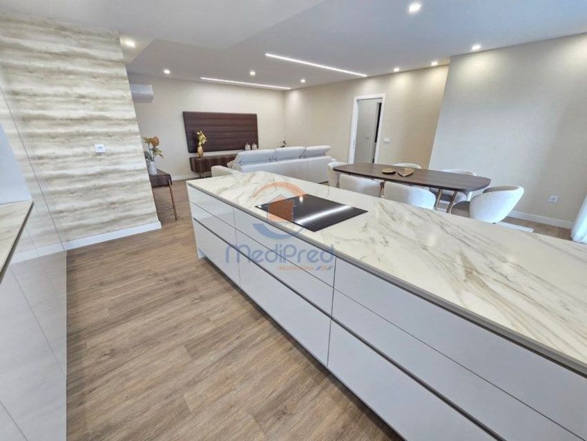 公寓 t2出售在Pontinha e Famões