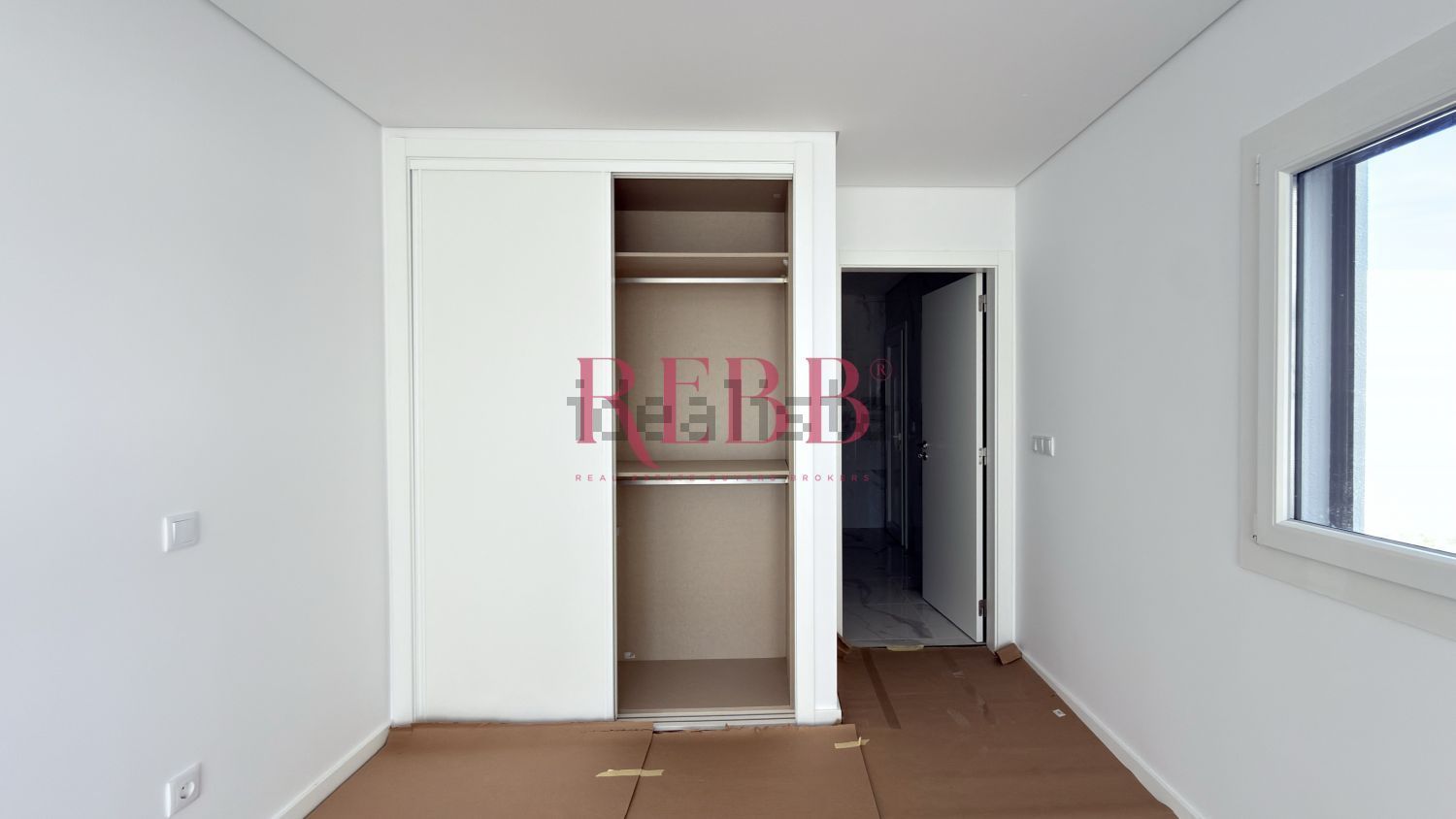 小楼房或独栋别墅出售在Rua Almada Negreiros - 试衣间