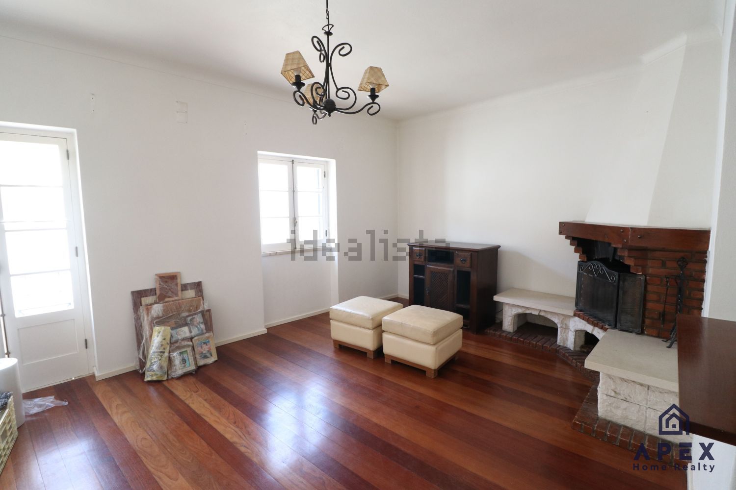 出租小楼房或独栋别墅在Fanhões - 客厅