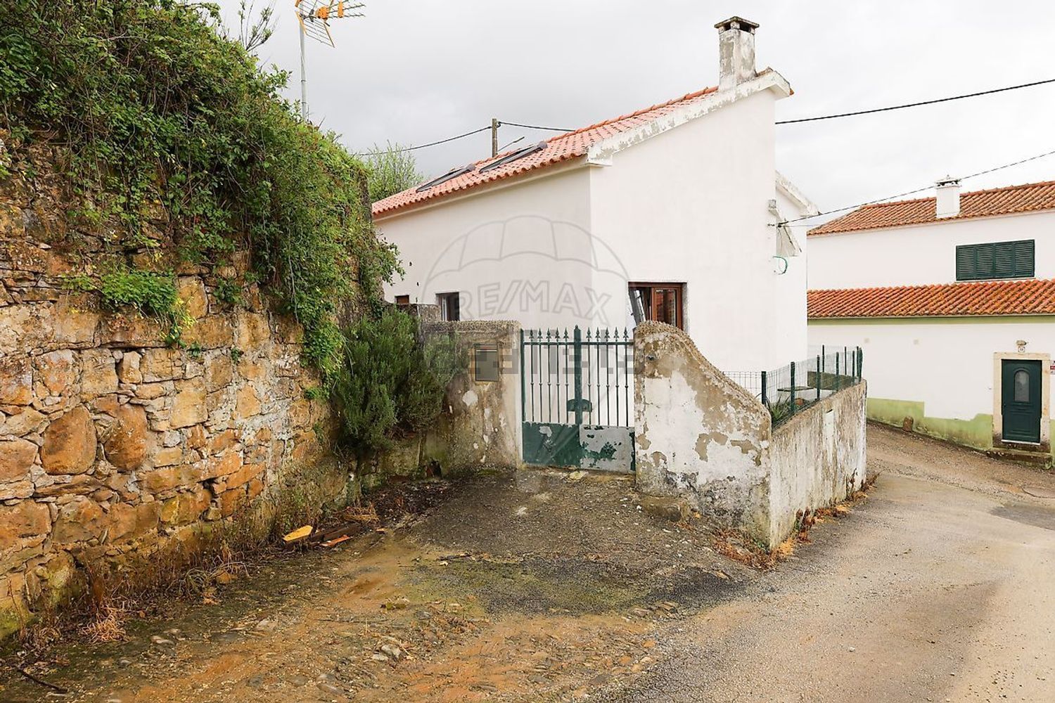小楼房或独栋别墅出售在Dois Portos e Runa - 外立面