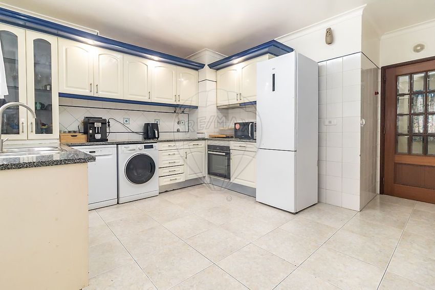 公寓 t3出售在Rua Particular Francisco Pinto da Silva